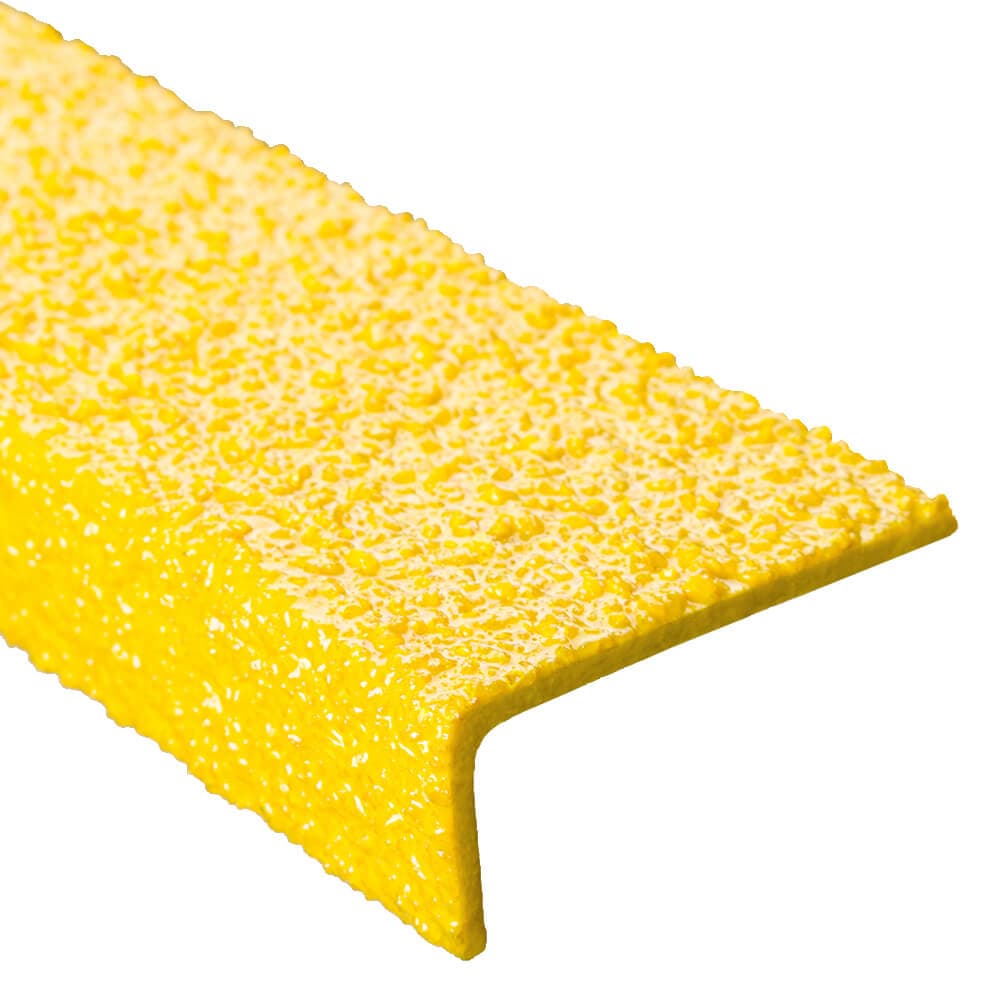 aapj-treppenkantenprofil-industair-gelb-r13-selbstkl-gfk-60-x-7-x-3-cm-detail-ecke.jpg