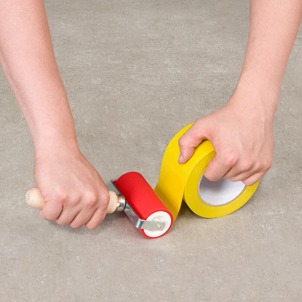 yxb-markierungsband-standard-plus-gelb-selbstklebende-folie-7-5-cm-33-m-rolle-praxis.jpg