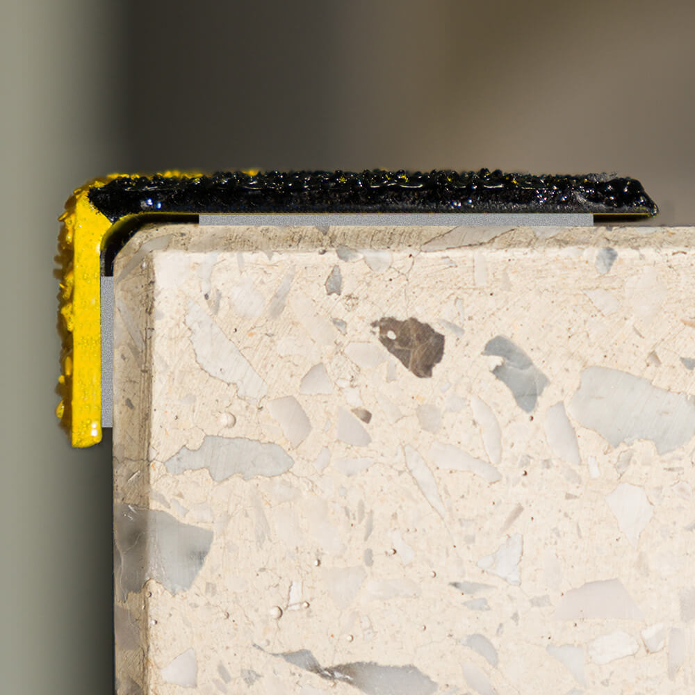 aami-treppenkantenprofil-industair-gsestreift-r13-selbstkl-gfk-100-x-7-x-3-cm-praxis.jpg
