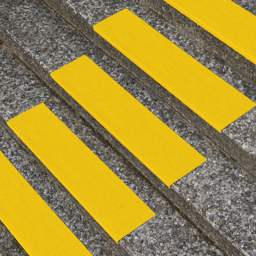 aatd-treppenkantenprofil-industair-r-13-gfk-selbstklebend-gelb-80-x-23-x-3-cm-praxis.jpg