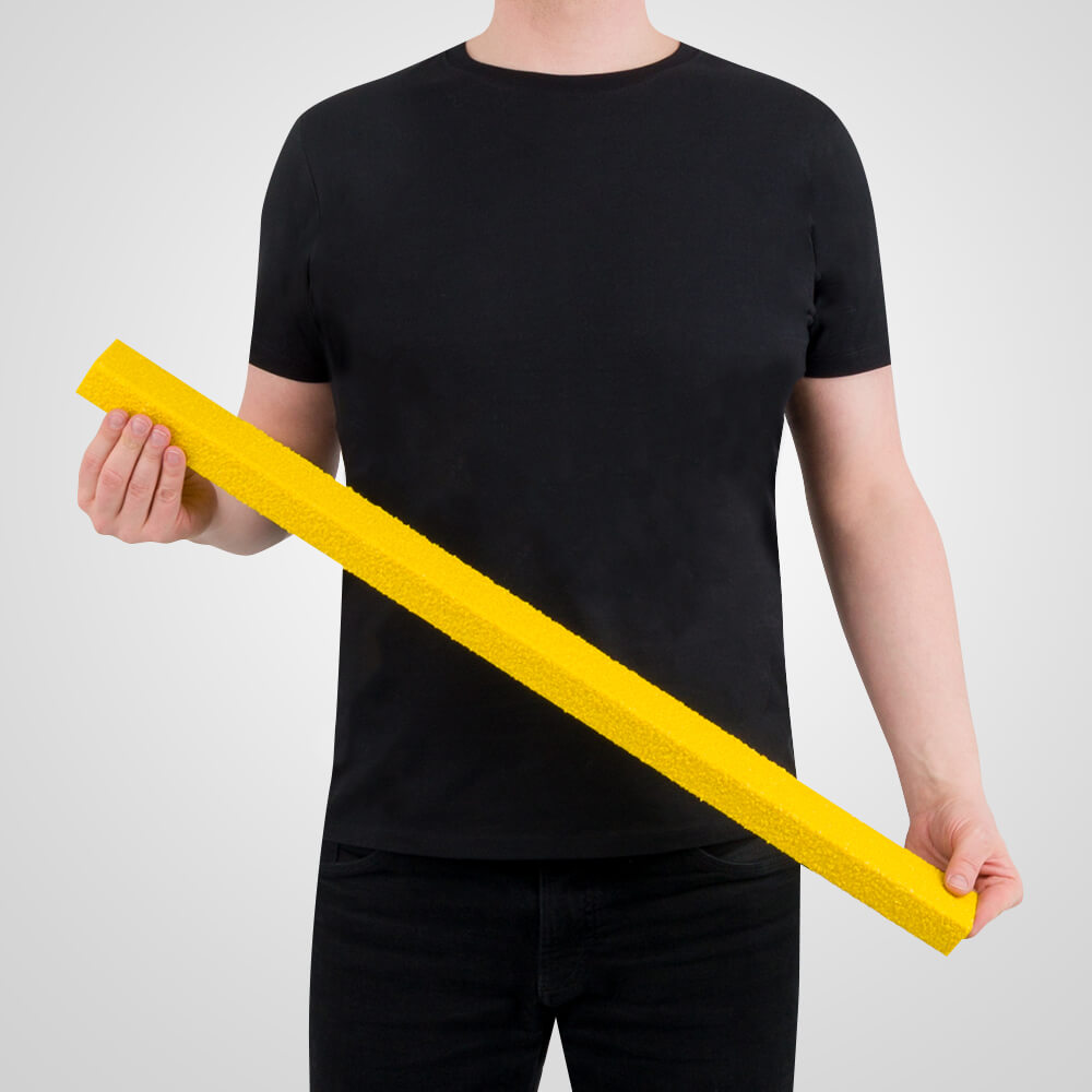 aapv-treppenkantenprofil-industair-r13-selbstkl-gfk-80-x-7-x-3-cm-groessenvergleich.jpg