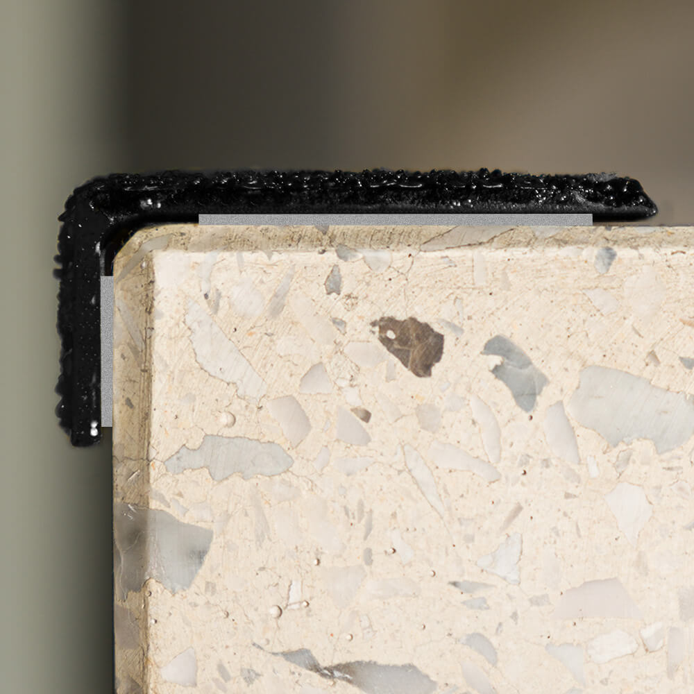 aamv-treppenkantenprofil-industair-schwarz-r13-selbstklebend-gfk-60-x-7-x-3-cm-praxis.jpg
