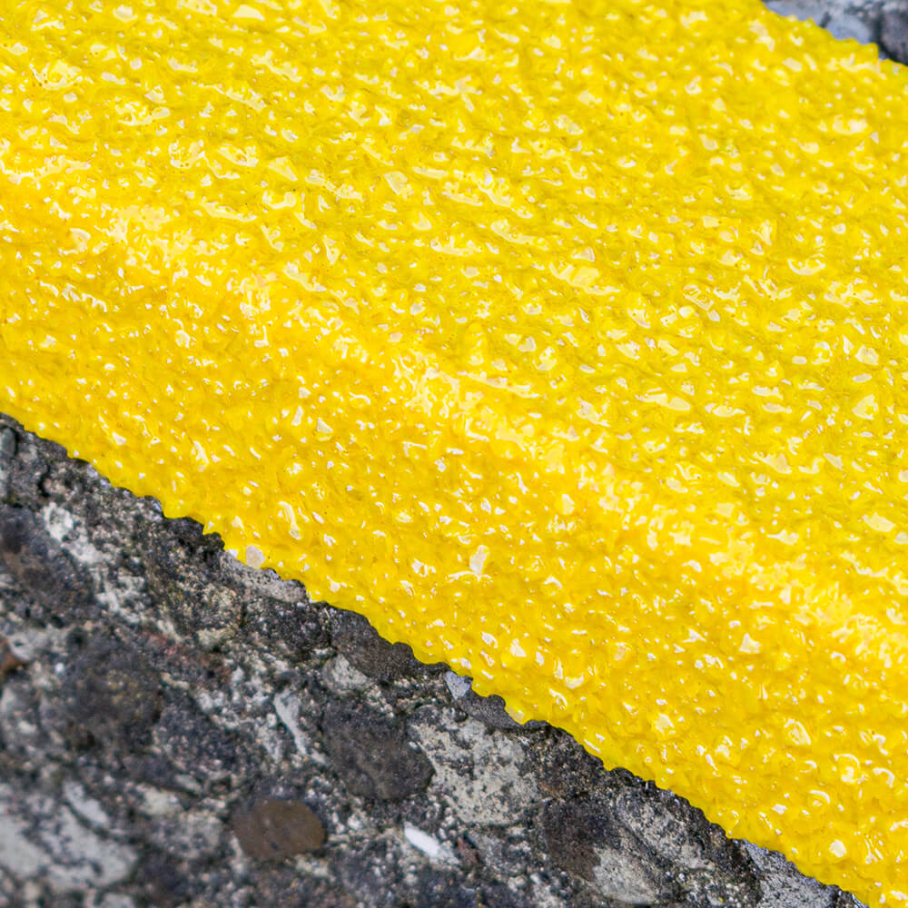 aapk-treppenkantenprofil-industair-gelb-r13-selbstkl-gfk-60-x-7-x-3-cm-detail-praxis.jpg