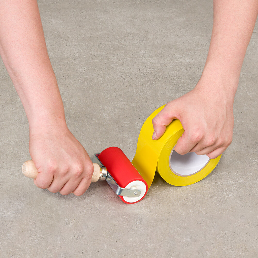 yxb-markierungsband-standard-plus-gelb-selbstklebende-folie-7-5-cm-33-m-rolle-praxis.jpg