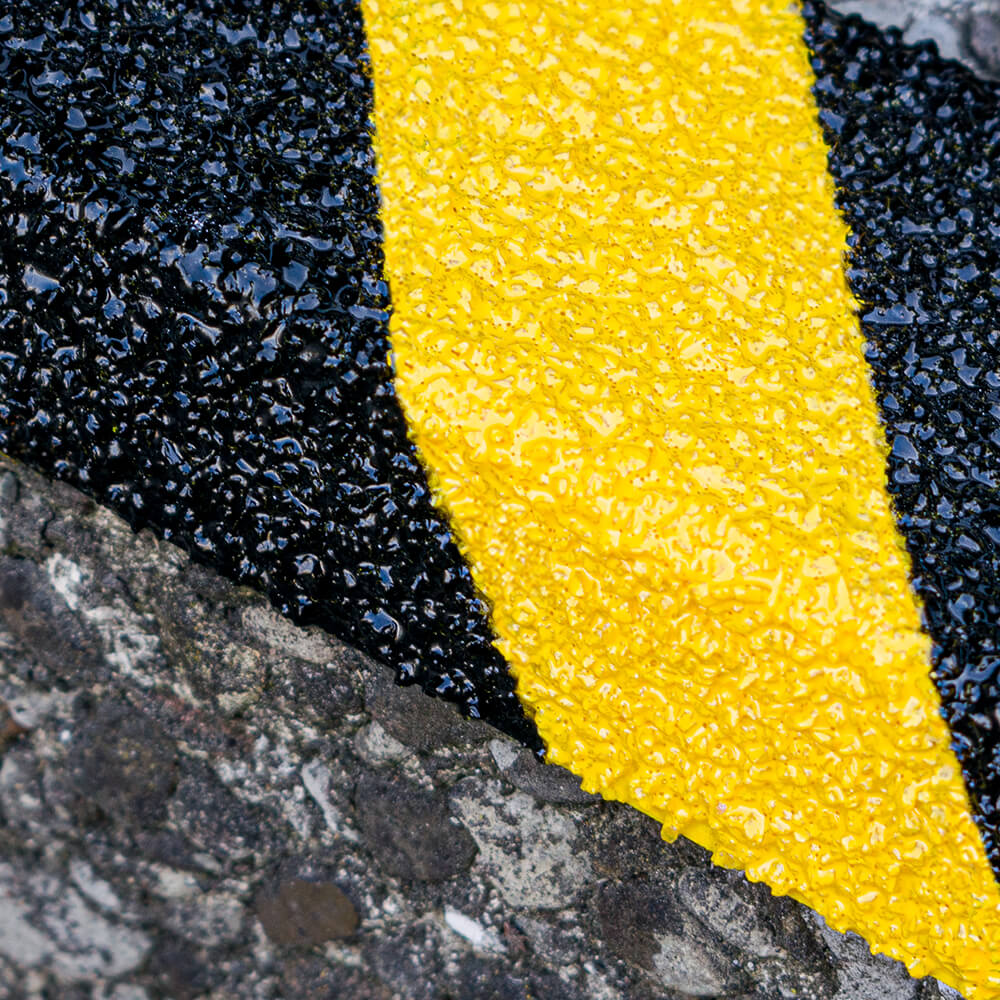 aala-industair-treppenkantenprofil-r13-r13-gfk-selbstkl-60-x-7-x-3-cm-detail-praxis.jpg